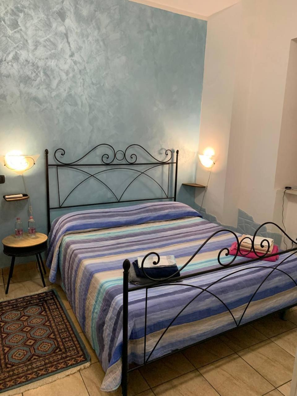 Blue Sea Bed & Breakfast Рочела Йоника Екстериор снимка